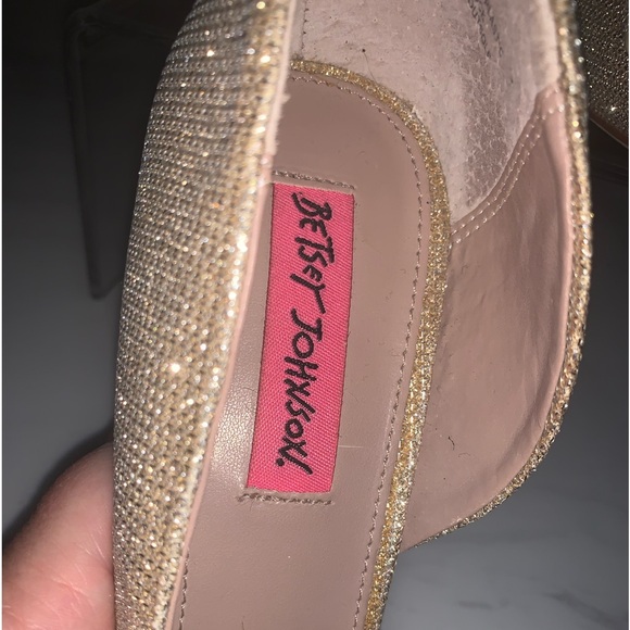 Betsey Johnson Women's Prince-P D’Orsay Bow Pump In Glam Gold - Picture 7 of 12